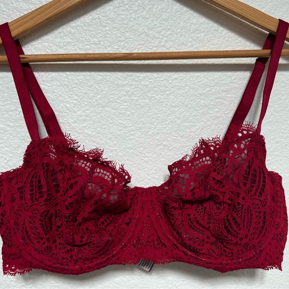 Sexy Red Victoria’s Secret Dream Angels Bra without padding - Picture 1 of 8